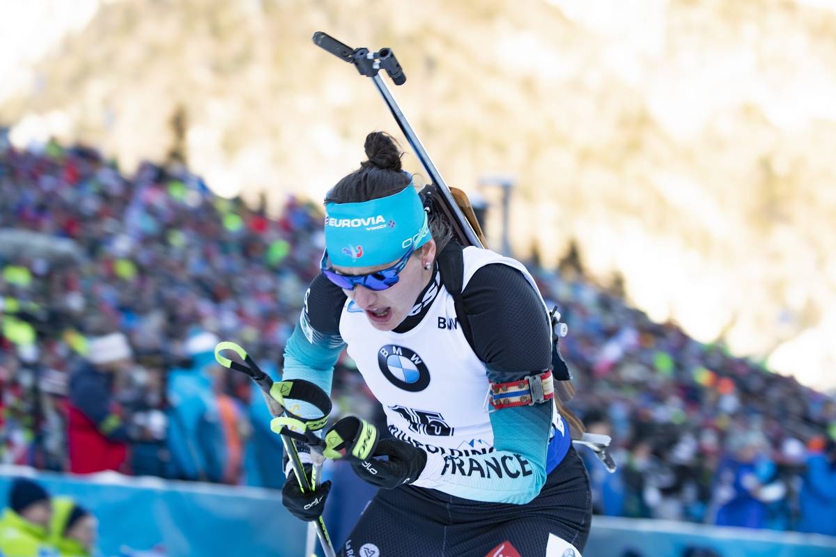 BIATHLON - Anastasiya Kuzmina a remporté le sprint de la coupe du monde de biathlon à Ruhpolding. Une épreuve où les Françaises Anais Bescond, Anais Chevalier et Justine Braisaz ont assuré un superbe tir groupé.