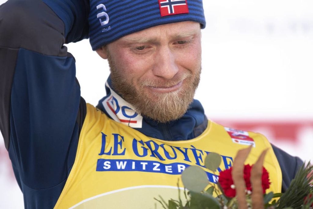 SKI DE FOND - Le Norvégien Martin Sundby a décroché son premier titre mondial en remportant, au bout du suspens, le 15 km classique des mondiaux de Seefeld devant Alexander Bessmertnykh et Iivo Niskanen.