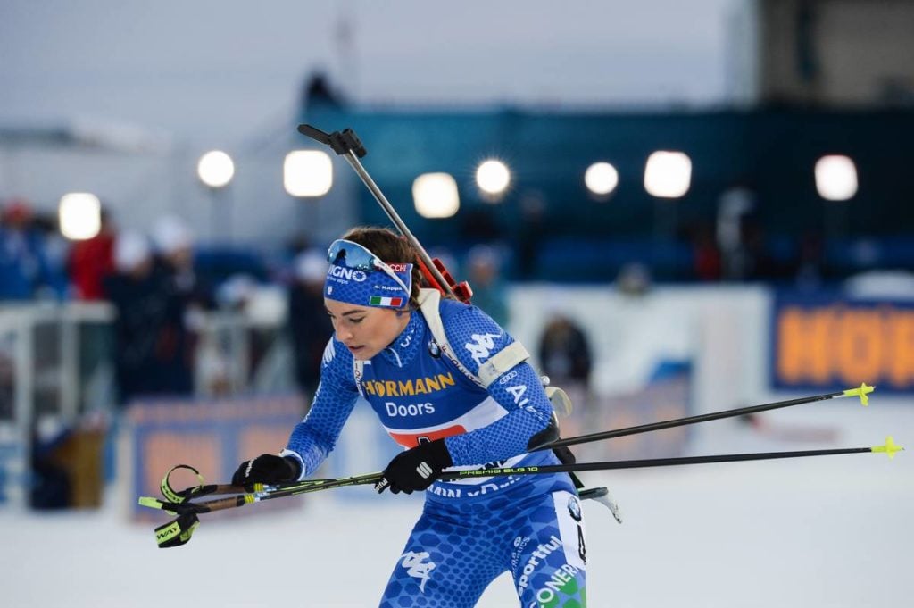 BIATHLON - L’Italienne Dorothea Wierer a dompté les éléments pour remporter son premier titre mondial sur la mass-start d’Östersund disputée dans le vent suédois.