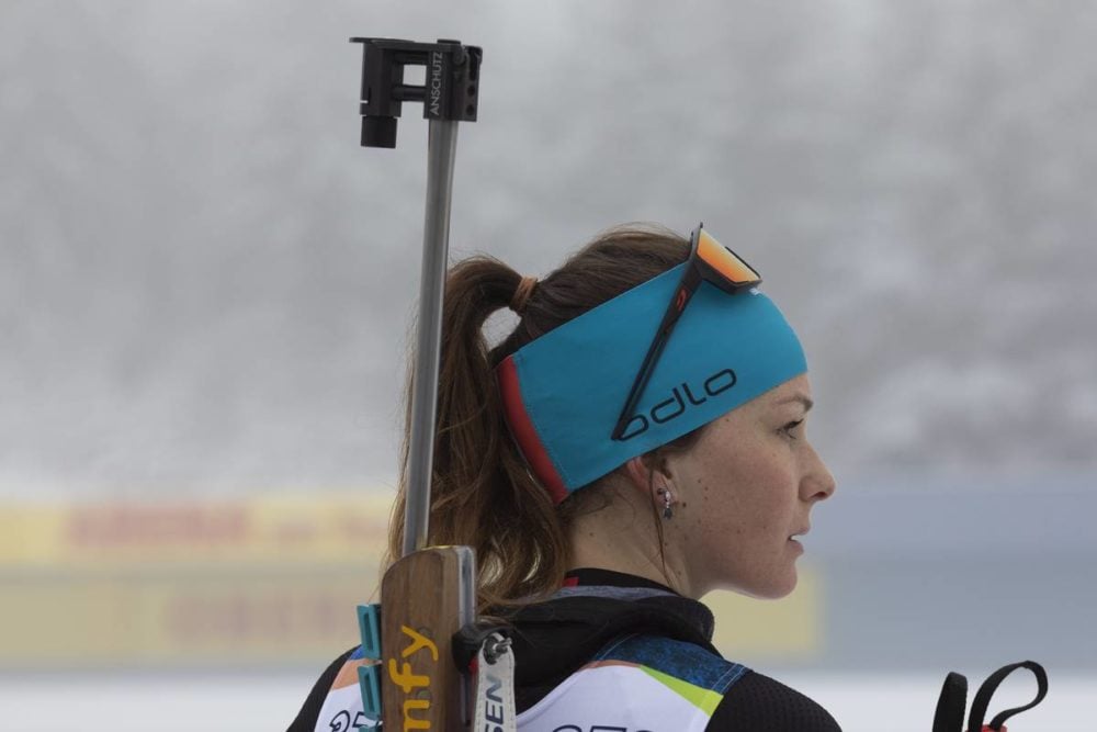 BIATHLON - La 4e étape de la coupe du monde de biathlon débute ce jeudi à Oberhof. Les athlètes dames s’entraînaient ce mercredi dans un épais brouillard. Le ton est donné, la preuve en images avec les photographes de Nordic Focus.