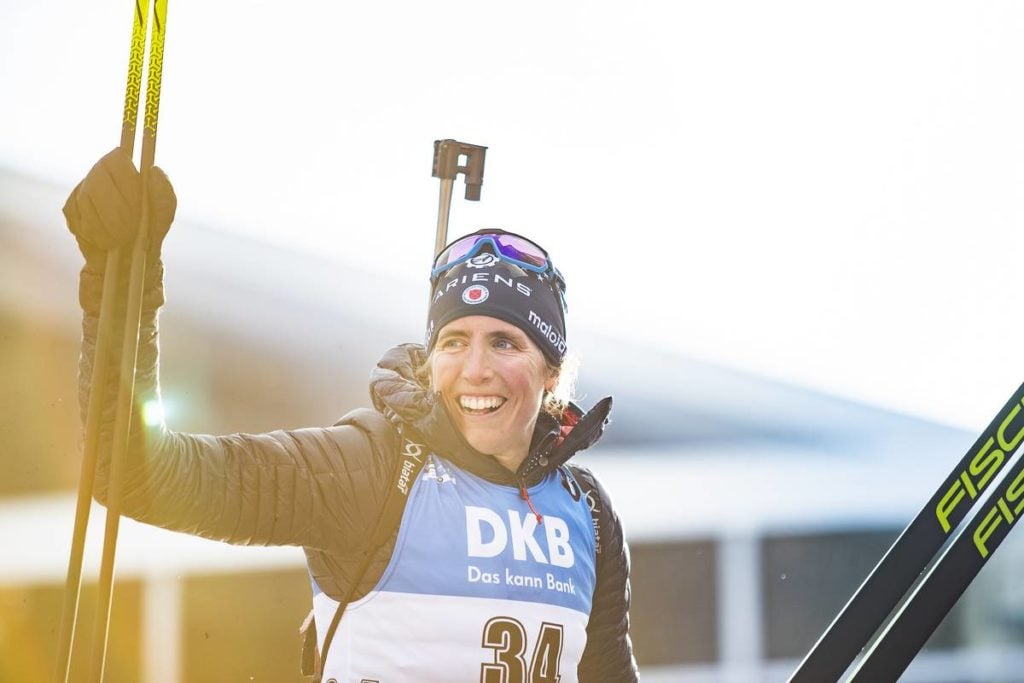 BIATHLON - La Norvégienne Marte Olsbu Roeiseland a décroché le premier titre mondial individuel de sa carrière en s’imposant sur le sprint dames rendu compliqué par le vent et l’altitude d’Antholz. Les Françaises ont galèré face aux cibles… mais se sont rassurées sur la piste.